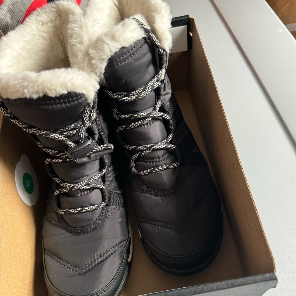 Sorel cozy furlined boot
